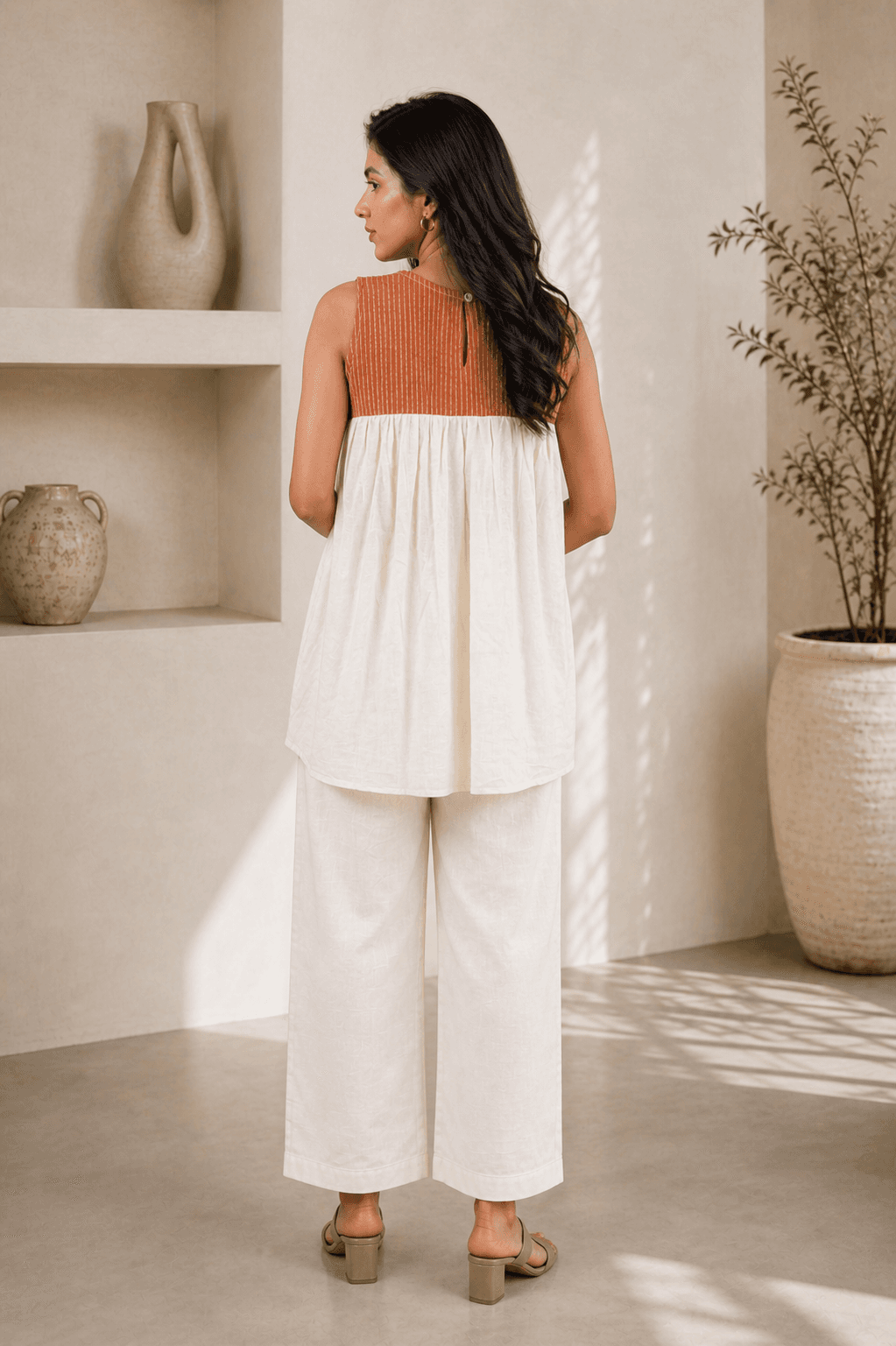 Sleeveless two-tone coord set
